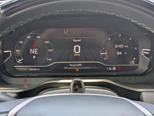 Used 2024 GMC Yukon Denali w/ Advanced Technology Package AWD/4WD image 11