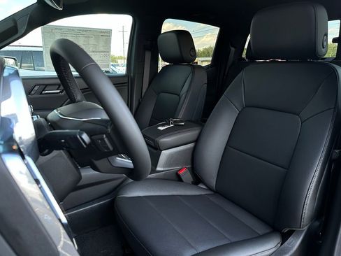 New 2026 GMC Canyon Elevation w/ Convenience Package image 13