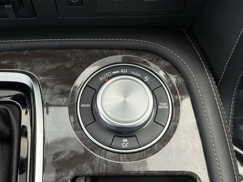 Used 2022 Nissan Armada Platinum w/ Captain's Chairs Package image 39