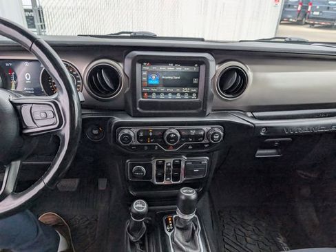 Used 2021 Jeep Wrangler Unlimited Sport AWD/4WD image 3