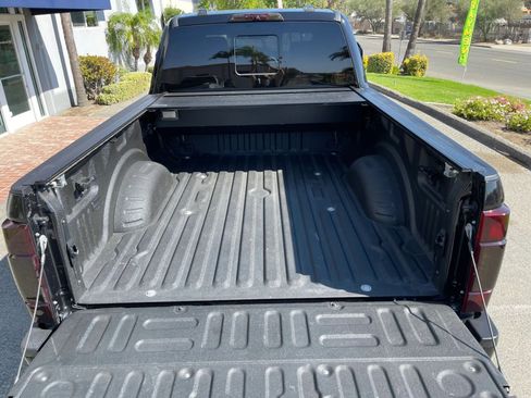 Used 2020 Ford F250 Platinum w/ FX4 Off-Road Package AWD/4WD image 12