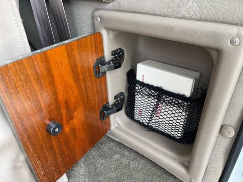 Used 2004 GMC Safari Conversion image 46