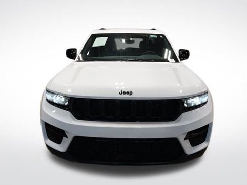 Used 2024 Jeep Grand Cherokee Altitude image 6