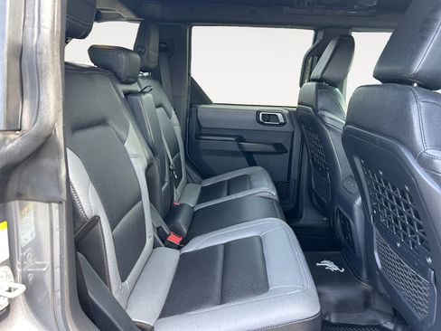 Used 2024 Ford Bronco Black Diamond w/ Sasquatch Package AWD/4WD image 24