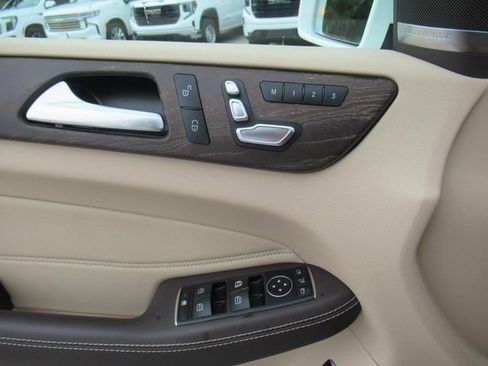 Used 2019 Mercedes-Benz GLE 400 4MATIC image 21