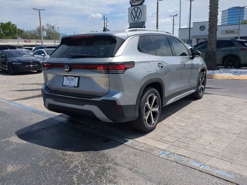 New 2026 Volkswagen Tiguan SE FWD image 4
