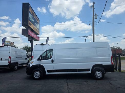 Used 2025 RAM ProMaster 2500 w/ Convenience Group FWD image 4