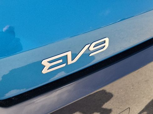 Used 2024 Kia EV9 GT-Line AWD/4WD image 32