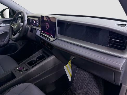 New 2026 Volkswagen Tiguan SE R-Line FWD image 29