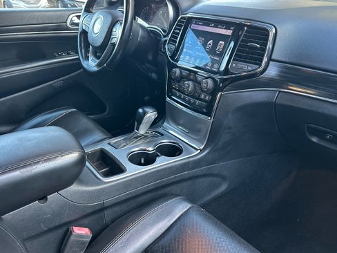 Certified 2020 Jeep Grand Cherokee Limited w/ Luxury Group II image 16