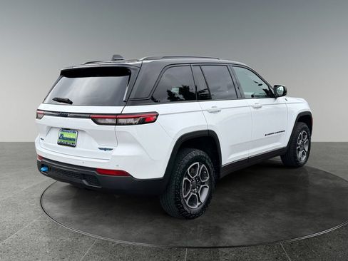 Used 2022 Jeep Grand Cherokee Trailhawk AWD/4WD image 9