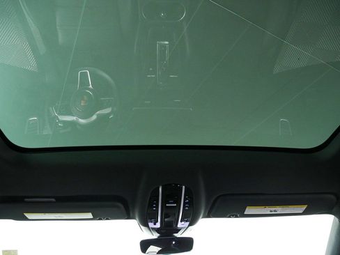 Certified 2023 Porsche Cayenne Coupe image 20