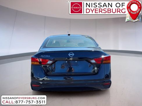 Used 2025 Nissan Altima 2.5 SV FWD image 4
