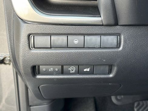 Used 2026 Nissan Rogue SV image 32