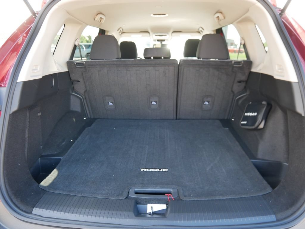 Used 2023 Nissan Rogue SV AWD/4WD image 11