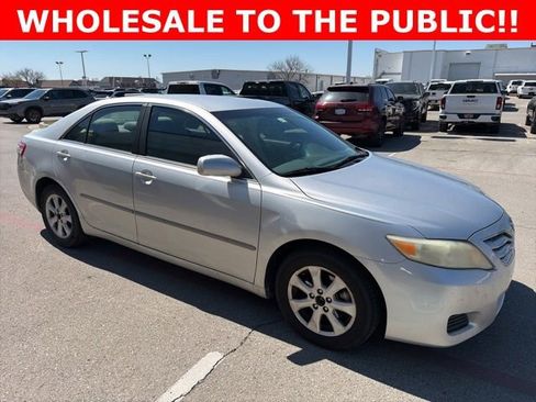 Used 2011 Toyota Camry LE w/ LE Extra-Value Pkg image 2