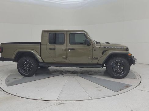 New 2025 Jeep Gladiator Sport image 2