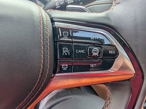 Used 2024 Jeep Grand Cherokee Summit AWD/4WD image 15