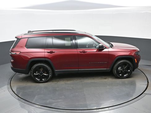 Used 2025 Jeep Grand Cherokee L Limited w/ Luxury Tech Group II AWD/4WD image 42