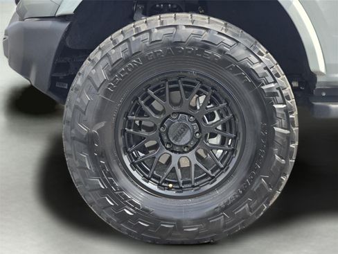 Used 2024 Ford Bronco Outer Banks AWD/4WD image 11