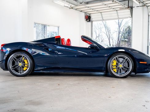 Used 2017 Ferrari 488 Spider image 5