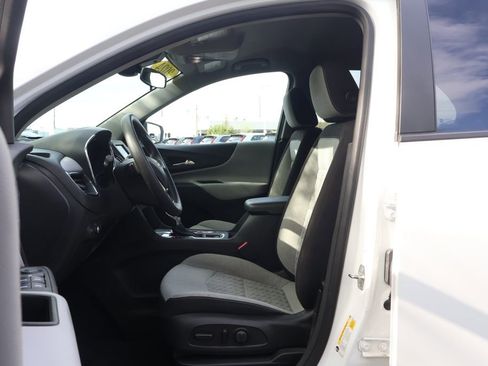 Used 2024 Chevrolet Equinox LS w/ LS Convenience Package image 33