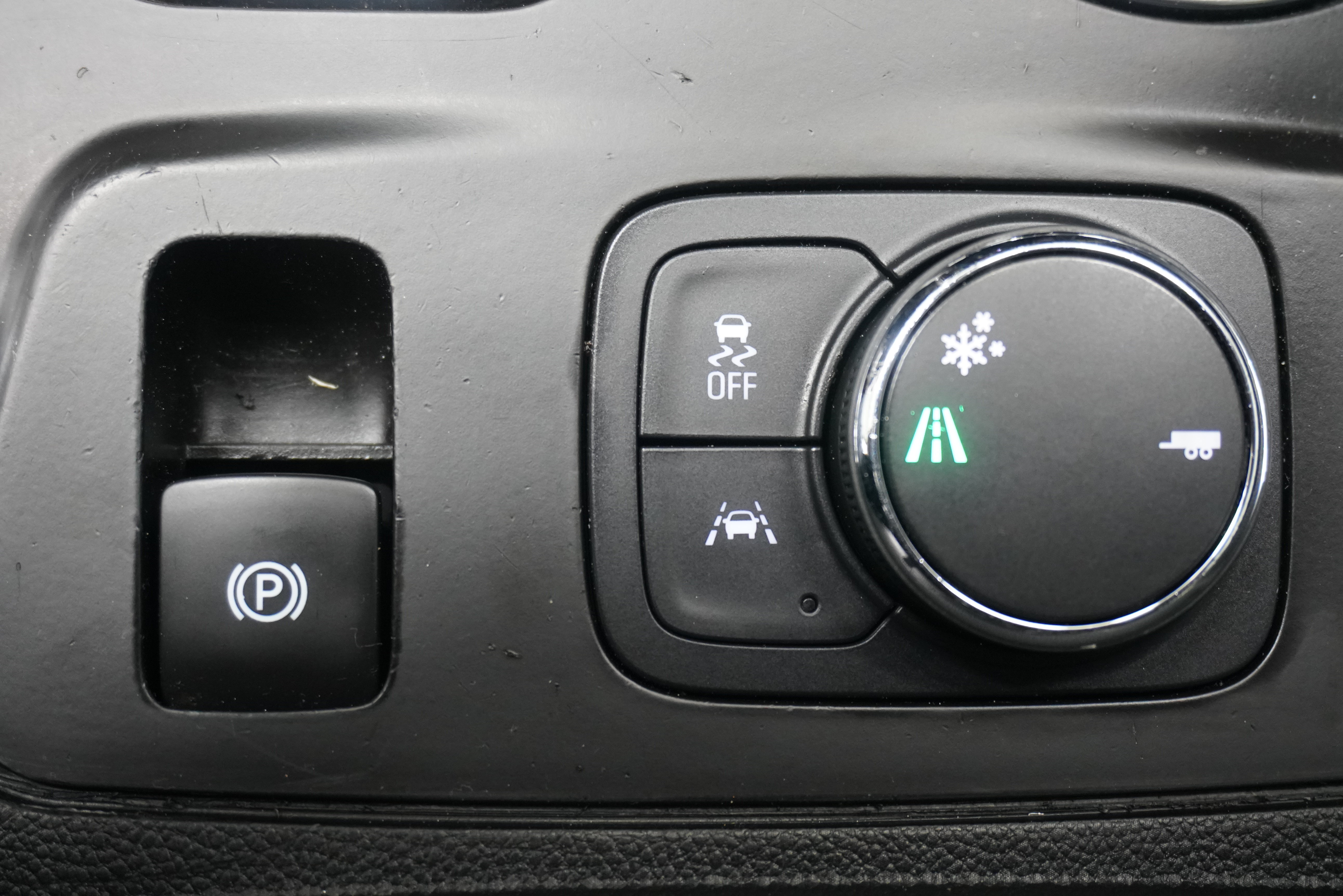 Used 2020 Chevrolet Traverse LT FWD image 24