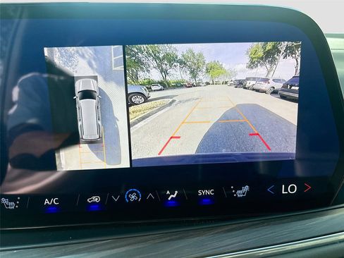 Used 2025 Chevrolet Suburban Z71 AWD/4WD image 14