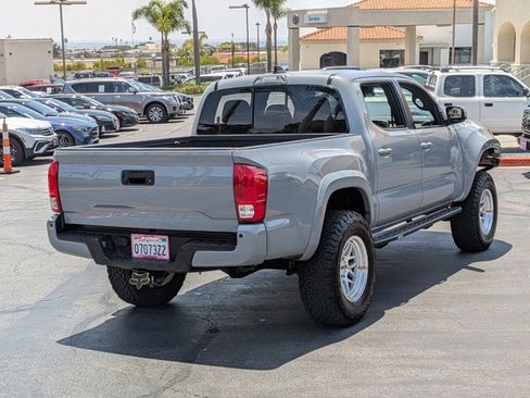 Used 2020 Toyota Tacoma TRD Sport w/ Technology Package RWD image 5
