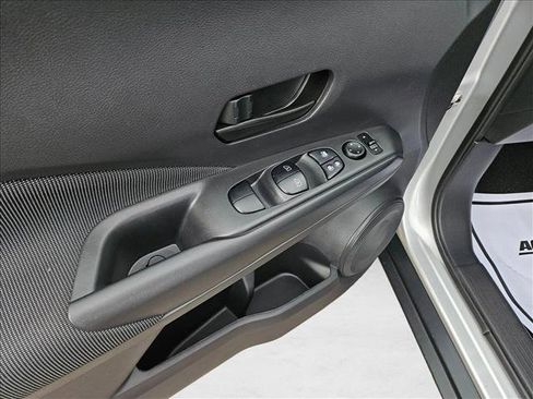 Used 2018 Nissan Kicks S image 13