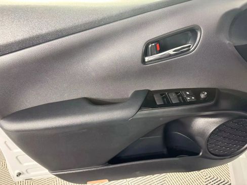 Used 2022 Toyota Prius LE FWD image 30
