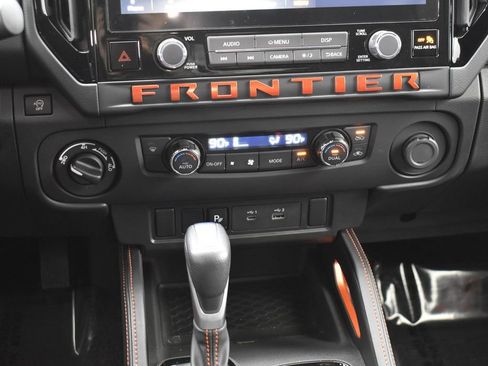 Used 2025 Nissan Frontier PRO-4X AWD/4WD image 21