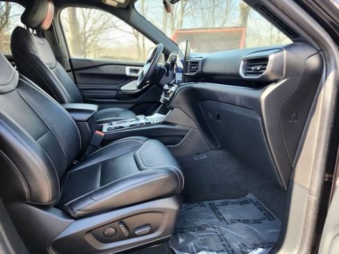 Used 2017 Ford Explorer Sport w/ Equipment Group 401A image 11