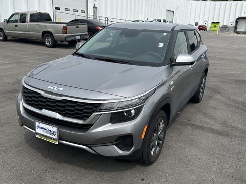 Used 2022 Kia Seltos LX AWD/4WD image 5