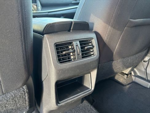 Used 2024 Nissan Rogue S AWD/4WD image 23