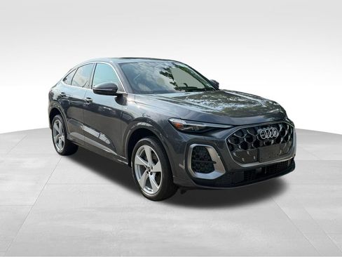 Used 2025 Audi Q5 Premium Plus w/ Premium Plus AWD/4WD image 3
