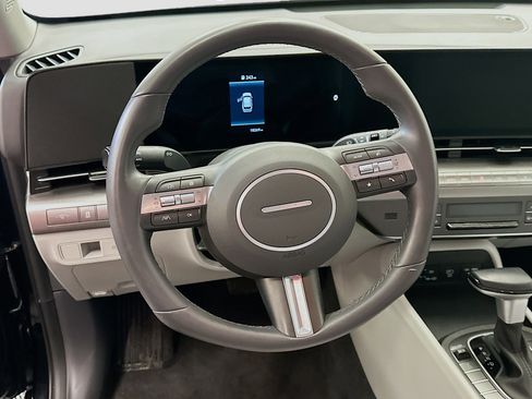 Used 2025 Hyundai Kona SEL image 18