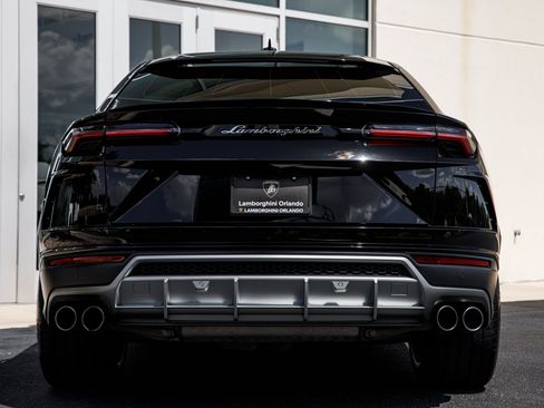 Used 2022 Lamborghini Urus AWD/4WD image 12