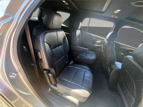Used 2023 Chevrolet Traverse RS AWD/4WD image 25