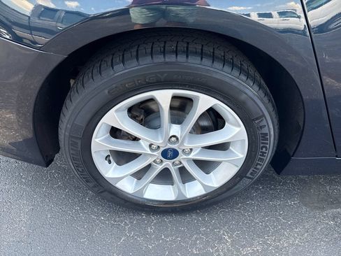 Used 2020 Ford Fusion SE FWD image 25