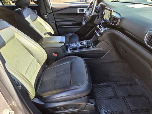 Certified 2022 Ford Explorer ST-Line w/ Class IV Trailer Tow Package image 16