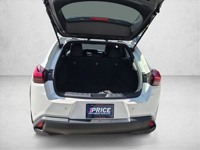 Used 2022 Lexus UX 200 w/ Accessory Package (Z2) FWD image 6