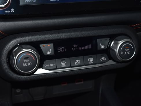 New 2025 Nissan Versa SR w/ Trunk Package image 10