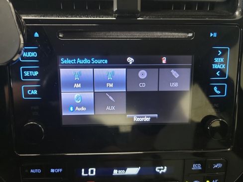 Used 2019 Toyota Prius XLE AWD/4WD image 22