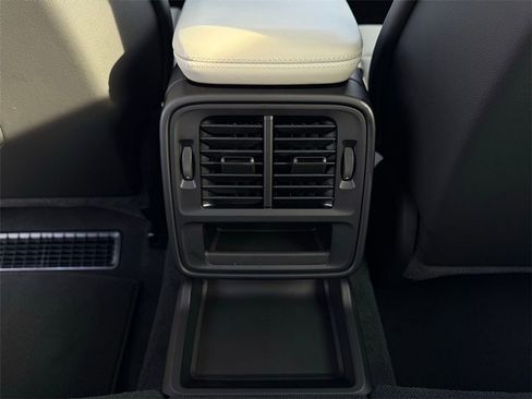 New 2025 Porsche Taycan 4S AWD/4WD image 33