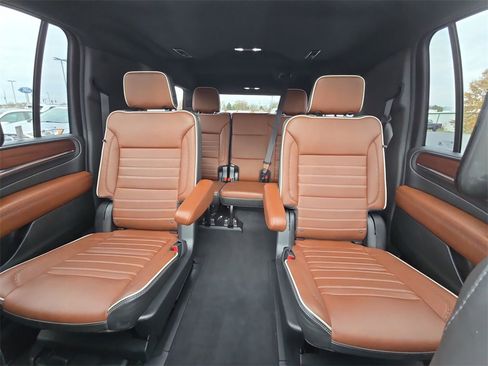 Used 2023 GMC Yukon XL Denali Ultimate image 29