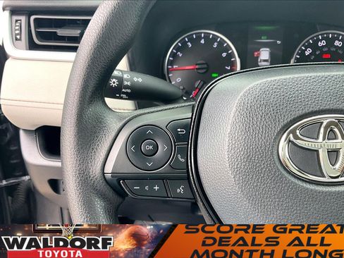 Used 2022 Toyota RAV4 XLE image 23