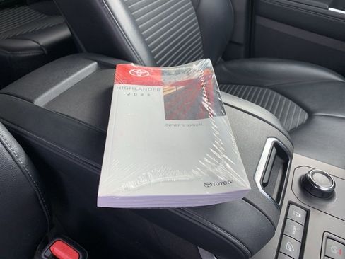 Used 2022 Toyota Highlander XSE image 33