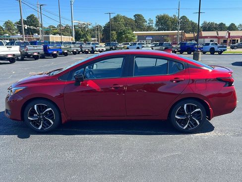New 2025 Nissan Versa SR w/ Trunk Package image 8