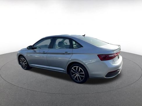 Used 2025 Volkswagen Jetta SE image 10